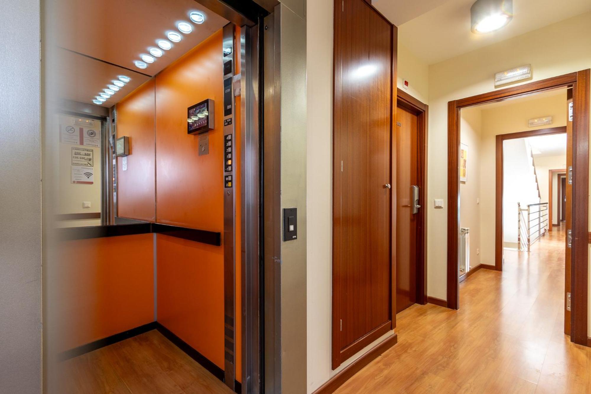 Insidehome Zaravencia Plaza Mayor โตโร ภายนอก รูปภาพ