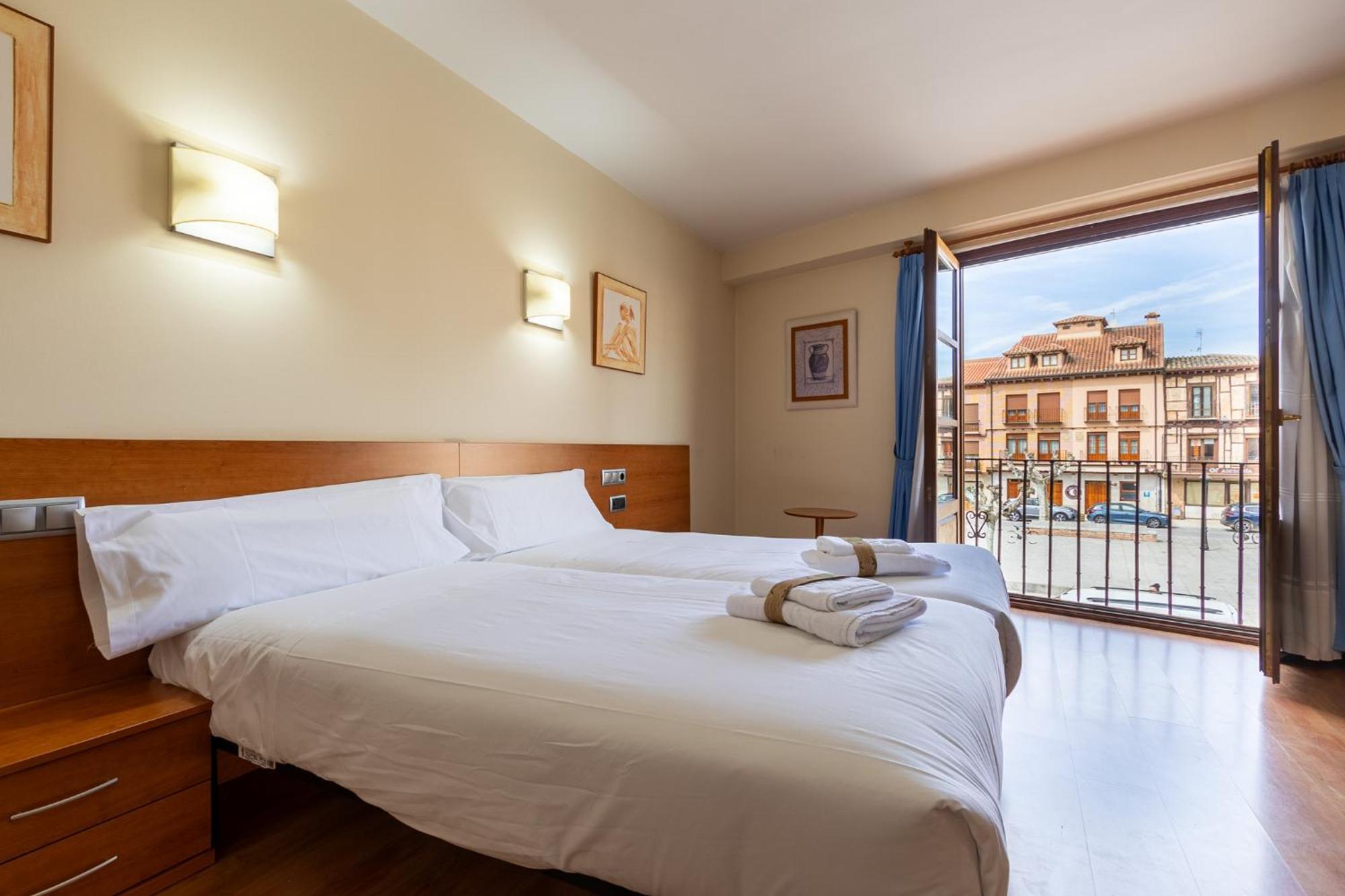 Insidehome Zaravencia Plaza Mayor โตโร ภายนอก รูปภาพ
