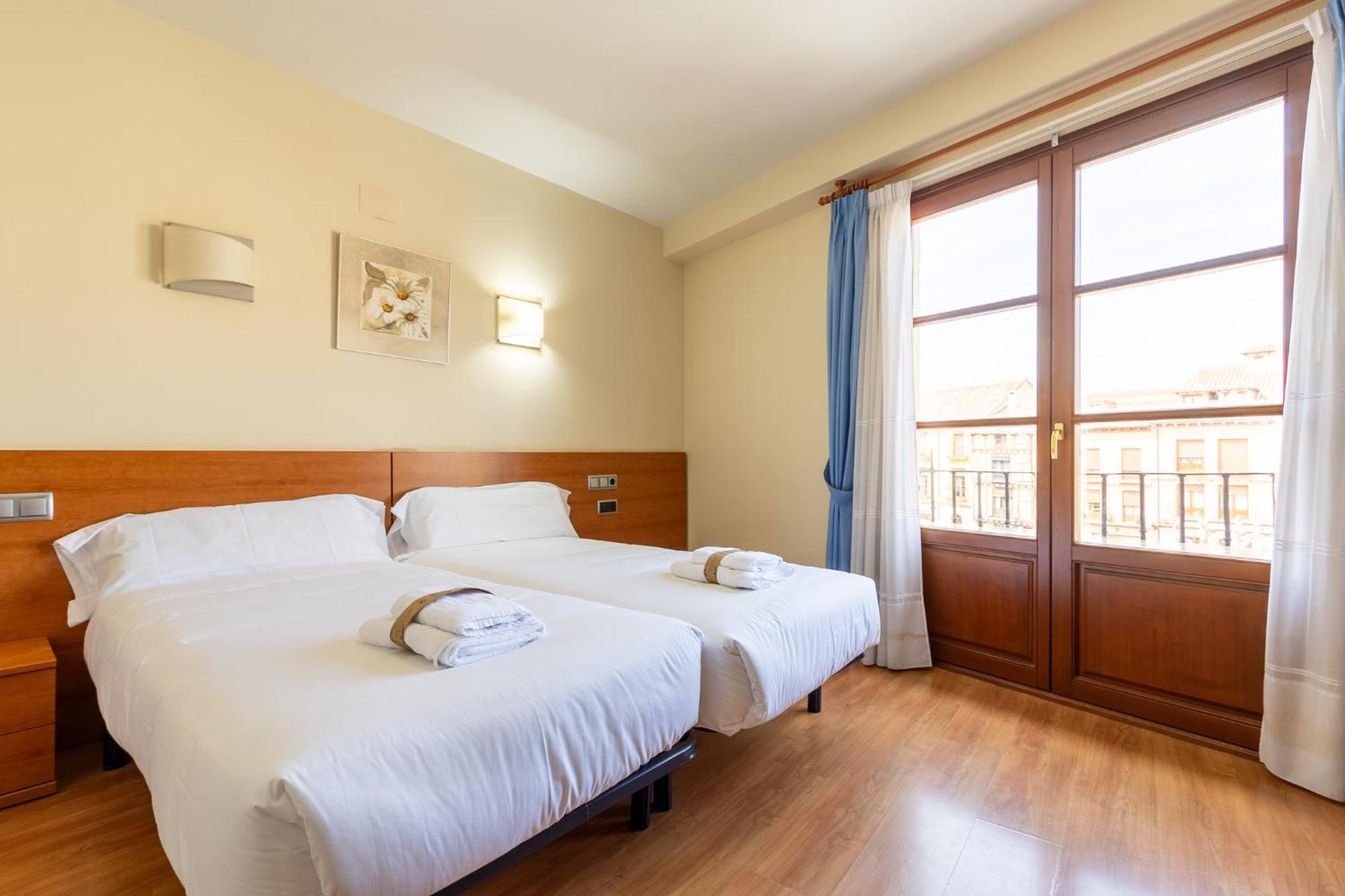 Insidehome Zaravencia Plaza Mayor โตโร ภายนอก รูปภาพ