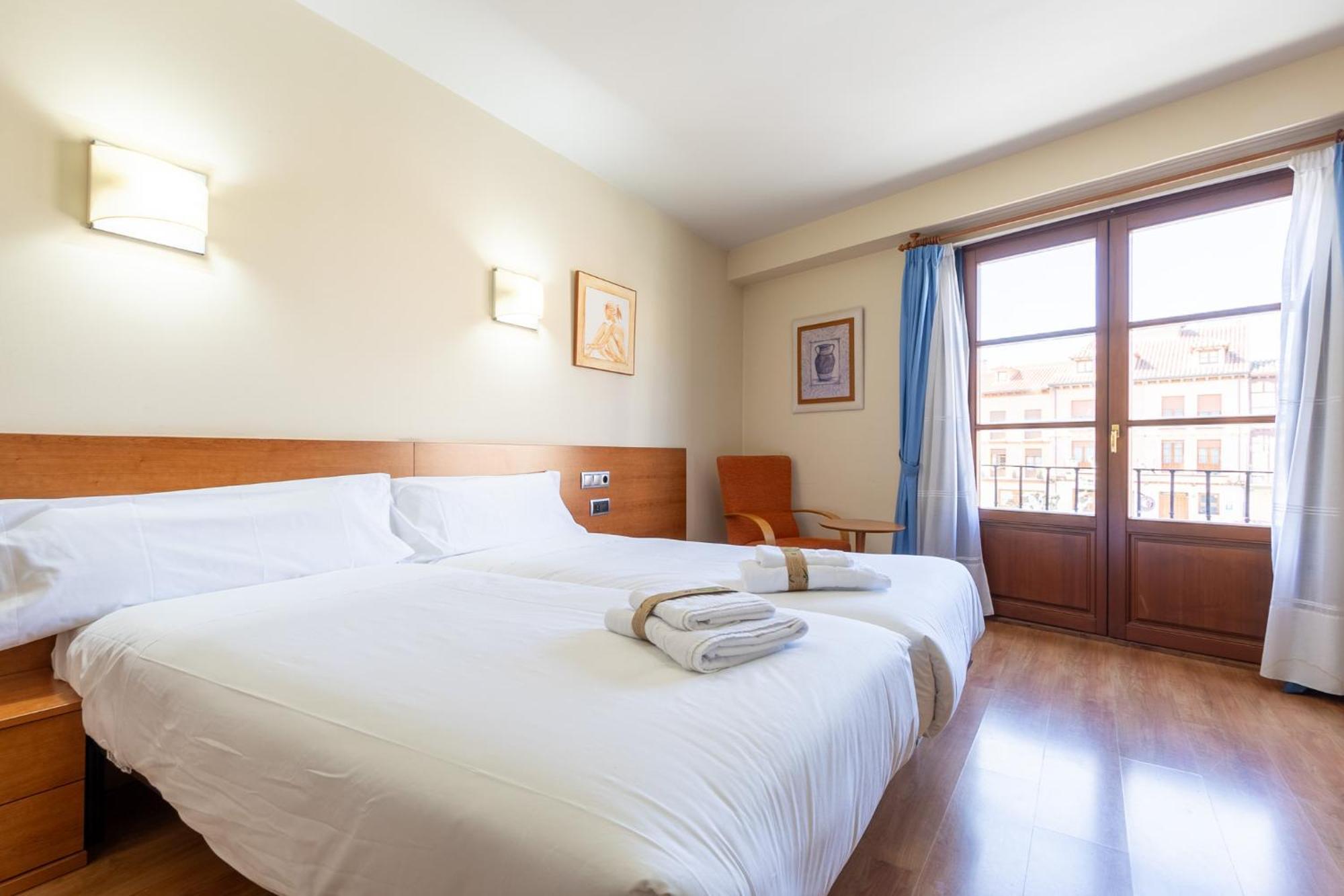 Insidehome Zaravencia Plaza Mayor โตโร ภายนอก รูปภาพ