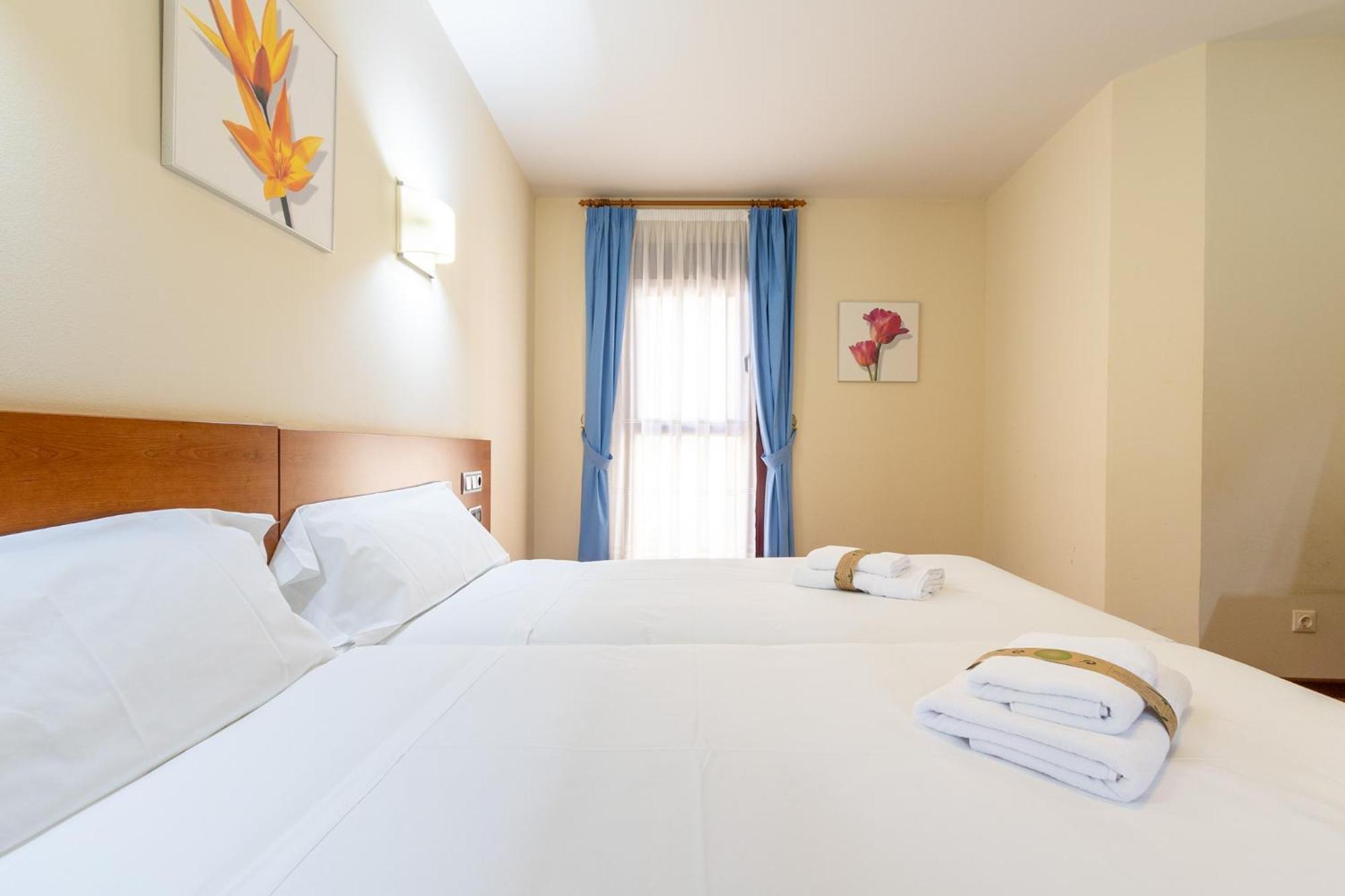 Insidehome Zaravencia Plaza Mayor โตโร ภายนอก รูปภาพ